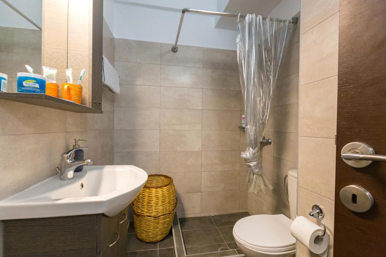 Apartment At Metaxourgio 1 Bed 2 Pers Ateny Zewnętrze zdjęcie